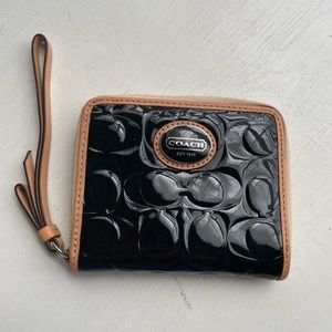 MAKE OFFER!!! NWOT Coach Peyton Wallet